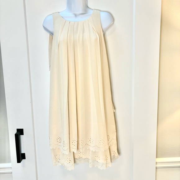 Jessica Simpson Dresses & Skirts - Jessica Simpson cream eyelet shift‎ dress size 2
